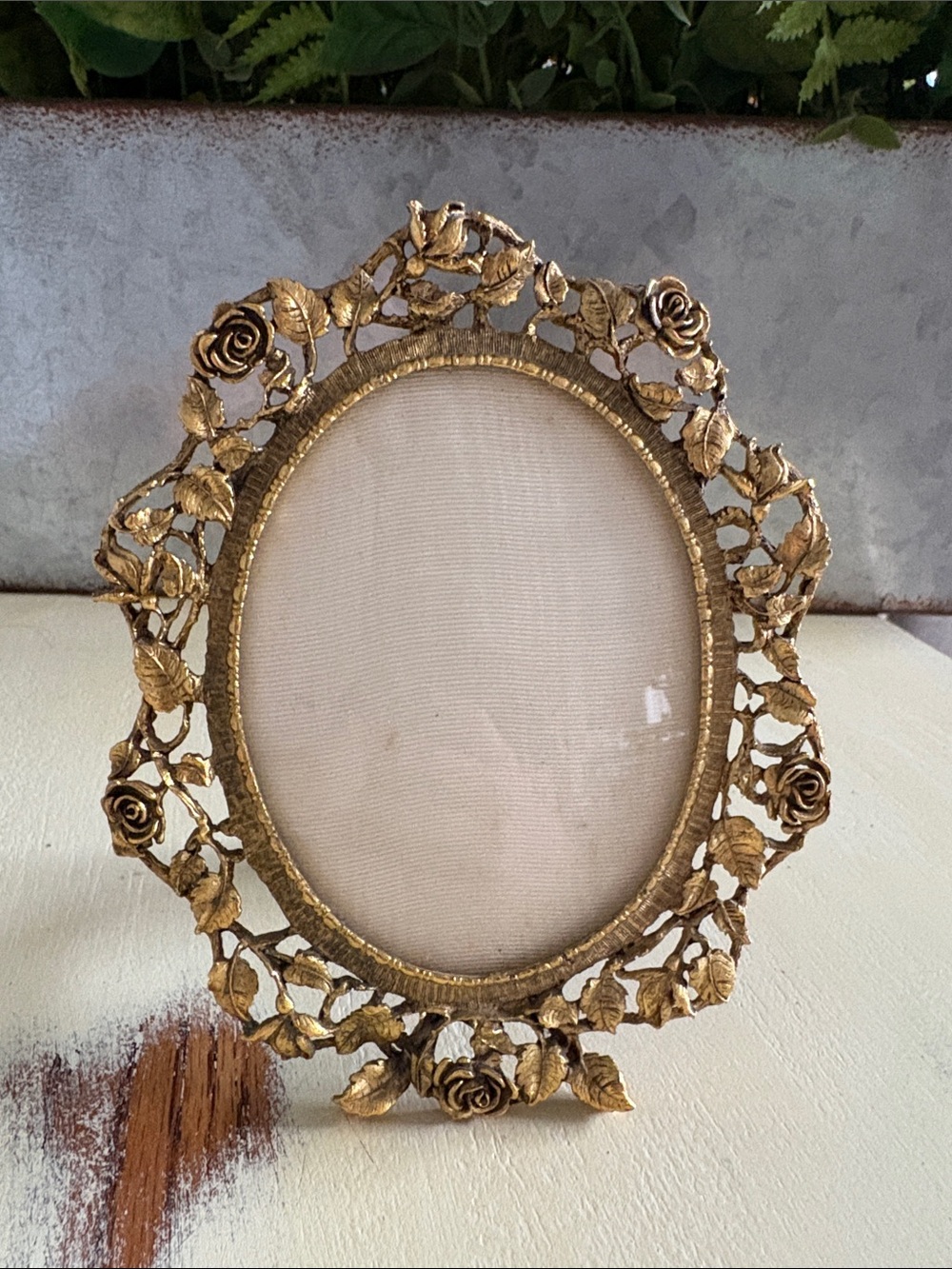 Vintage Matson signed Ornate Hollywood regency Gold Rose Oval Picture Frame